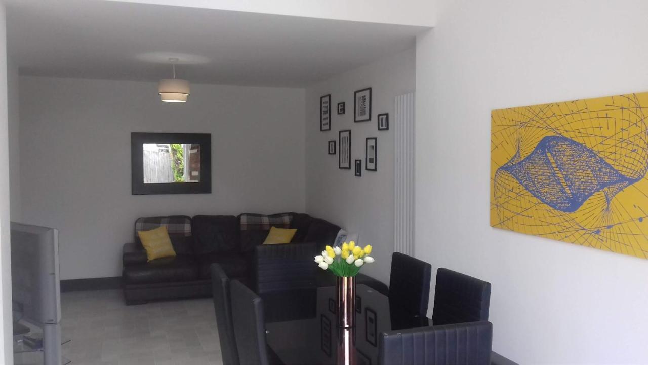 Casa de férias Stunning & Spacious Family Home. Midlands Location