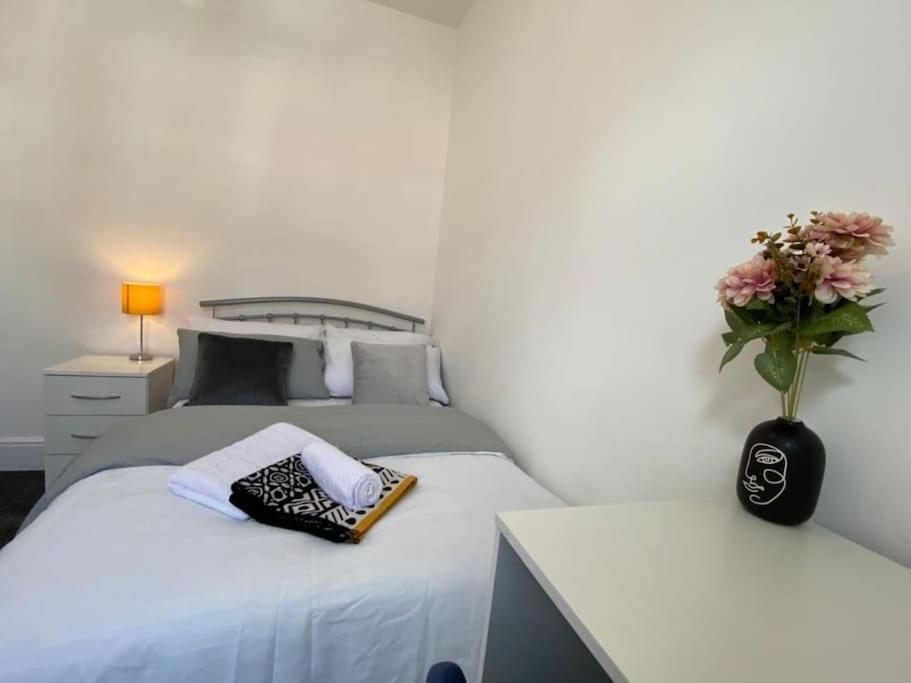Living Serviced Homestay Coventry