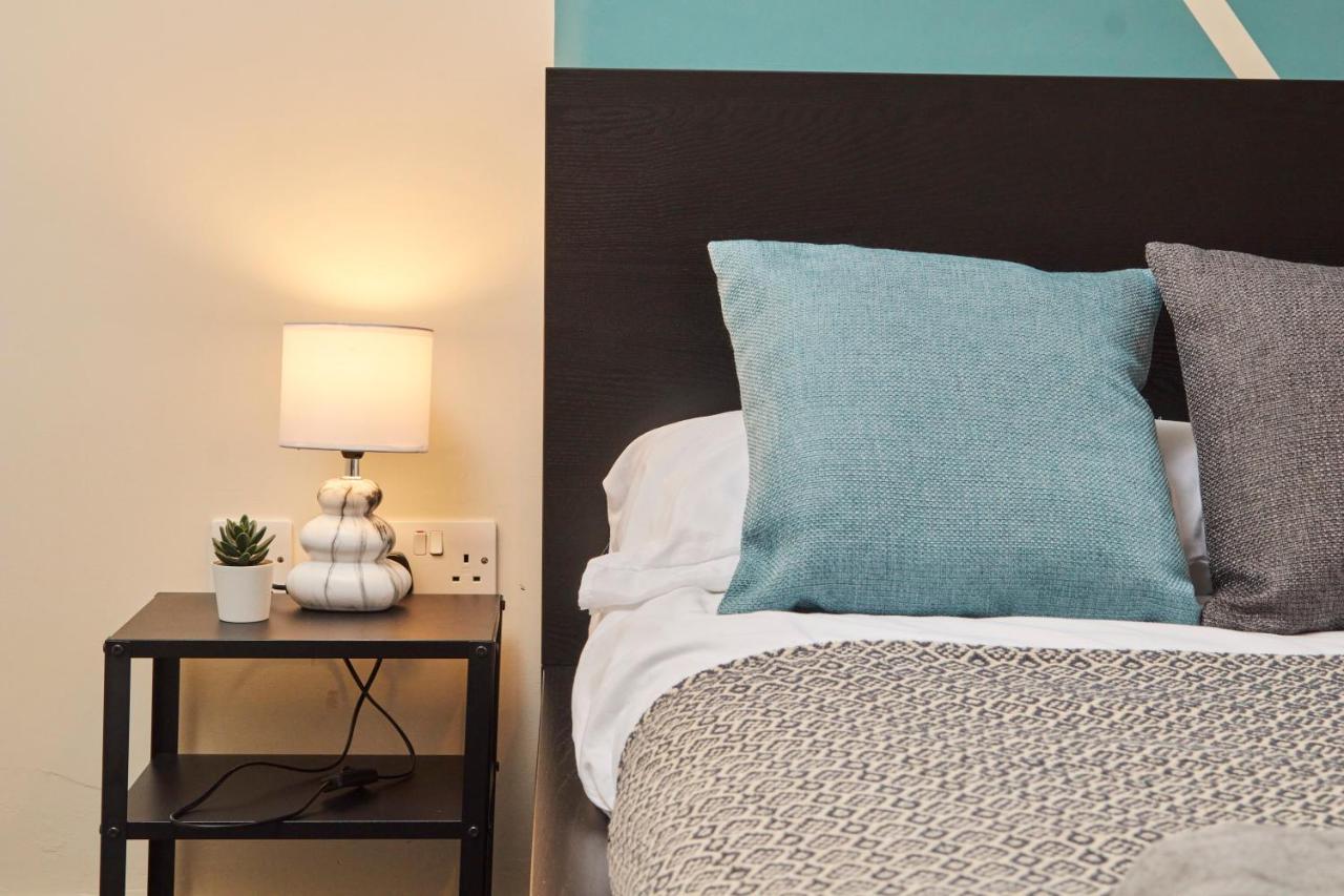 Large 2 Bed In - Sleeps 6 - Parking Apartamento Coventry