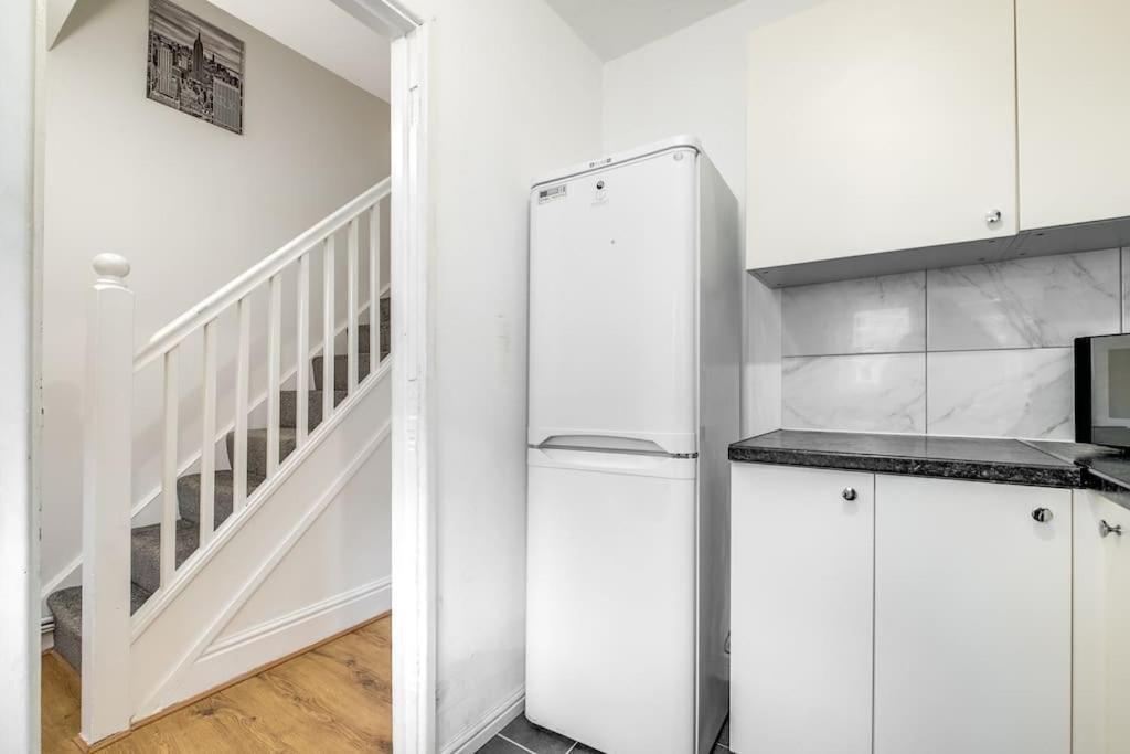 Cv1 Exclusive Contractors & Travellers 5 Min To Ricoh Arena 5 Mins To Centre 2x Free Car Parking Spaces Free Wifi Free Netflix Sleeps 8 Casa de férias *