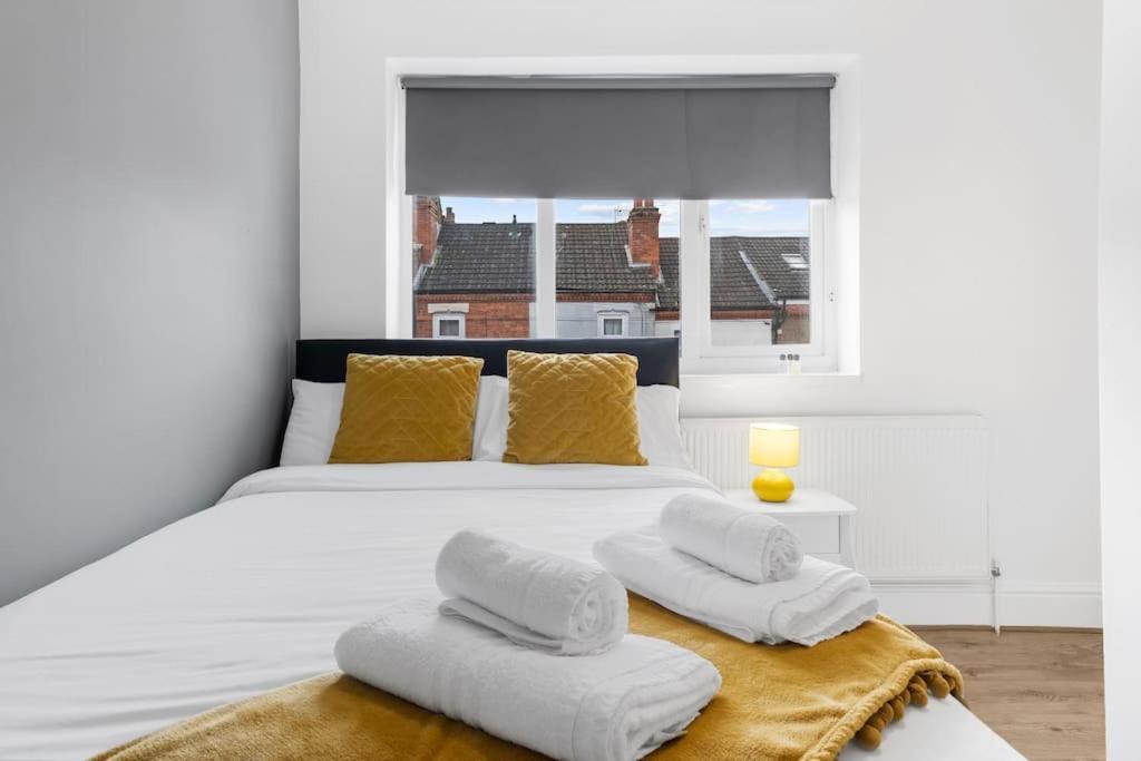 Cv1 Exclusive Contractors & Travellers 5 Min To Ricoh Arena 5 Mins To Centre 2x Free Car Parking Spaces Free Wifi Free Netflix Sleeps 8 * Coventry