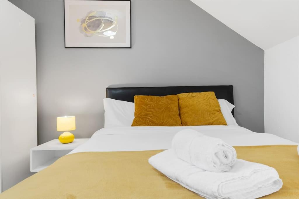 Cv1 Exclusive Contractors & Travellers 5 Min To Ricoh Arena 5 Mins To Centre 2x Free Car Parking Spaces Free Wifi Free Netflix Sleeps 8 * Coventry