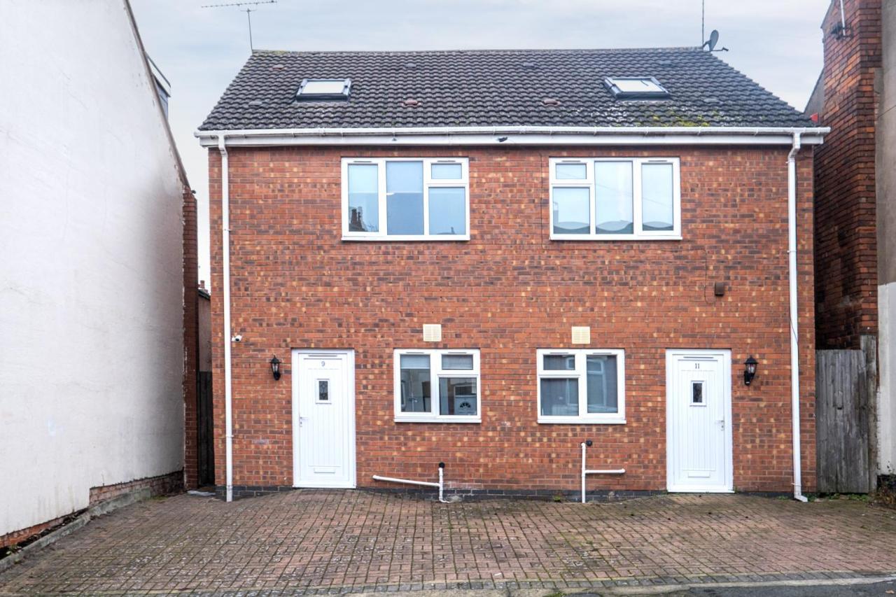 Cv1 Exclusive Contractors & Travellers 5 Min To Ricoh Arena 5 Mins To Centre 2x Free Car Parking Spaces Free Wifi Free Netflix Sleeps 8