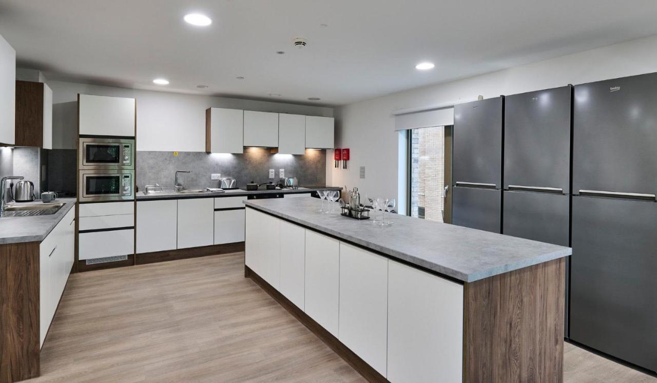 For Students Only Ensuite Bedrooms With Shared Kitchen At The Oaks In Apartment Coventry