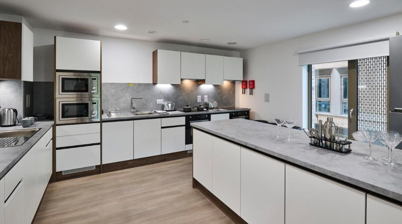 Apartment For Students Only Ensuite Bedrooms With Shared Kitchen At The Oaks In *
