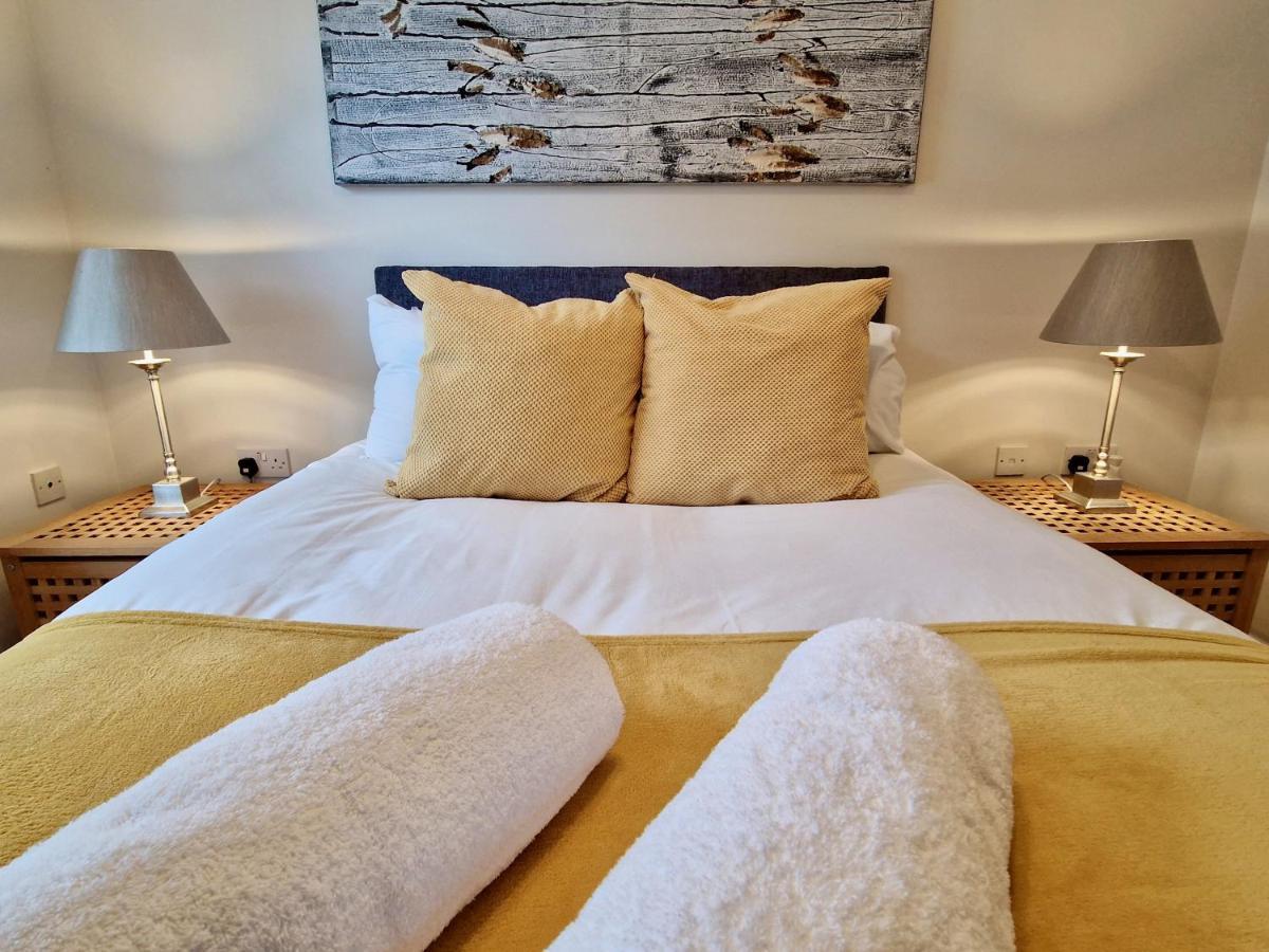 Apartamento Stunning Luxury Serviced Next To Centre With Free Parking - Contractors & Relocators
