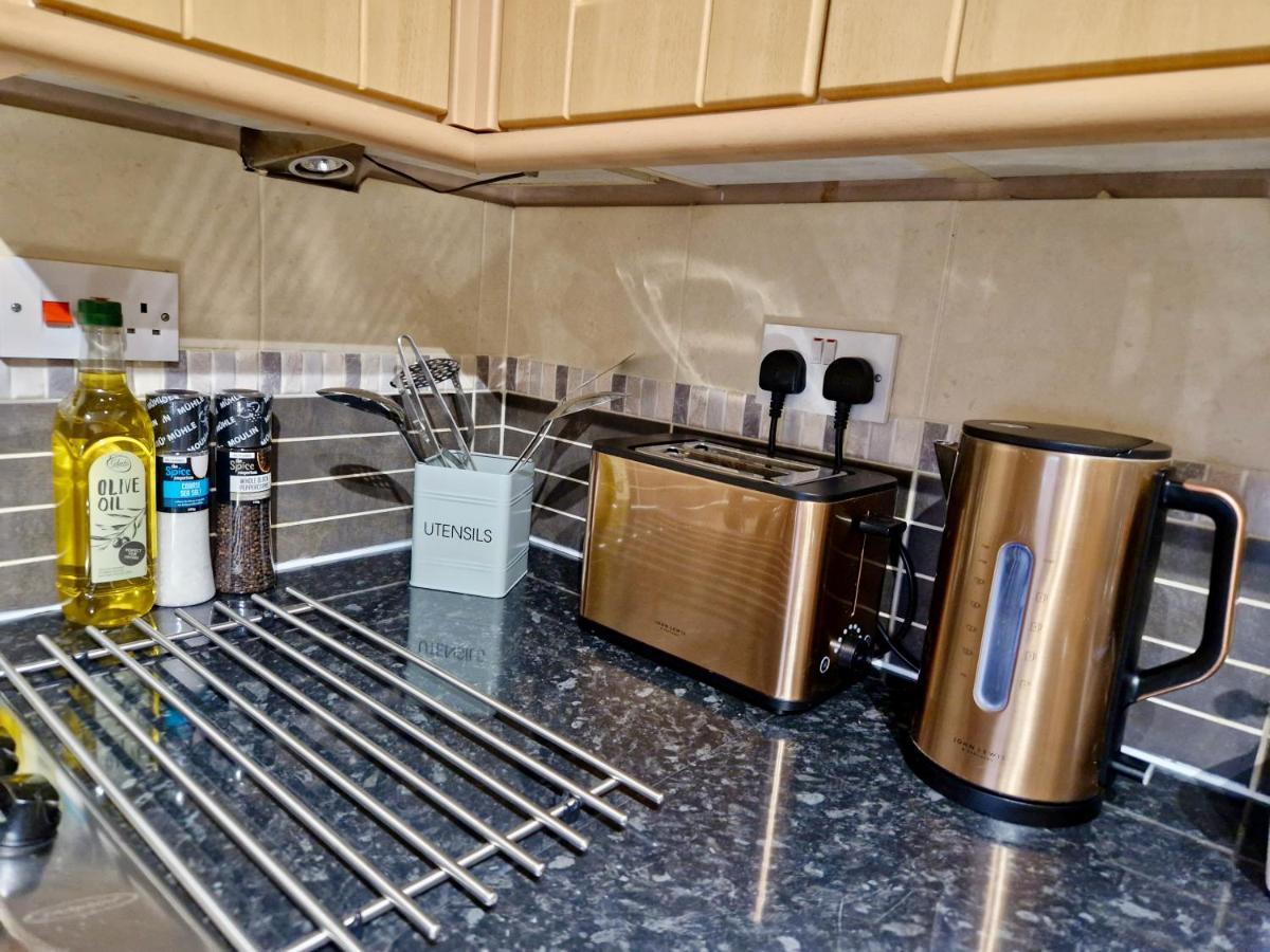 Apartamento Stunning Luxury Serviced Next To Centre With Free Parking - Contractors & Relocators Coventry