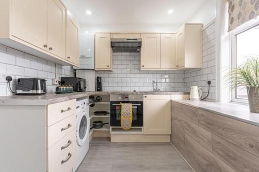 Walsgrave Road - 3 Bedrooms - Free Parking & Wi-fi Apartamento *