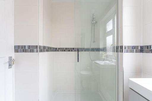 Walsgrave Road - 3 Bedrooms - Free Parking & Wi-fi