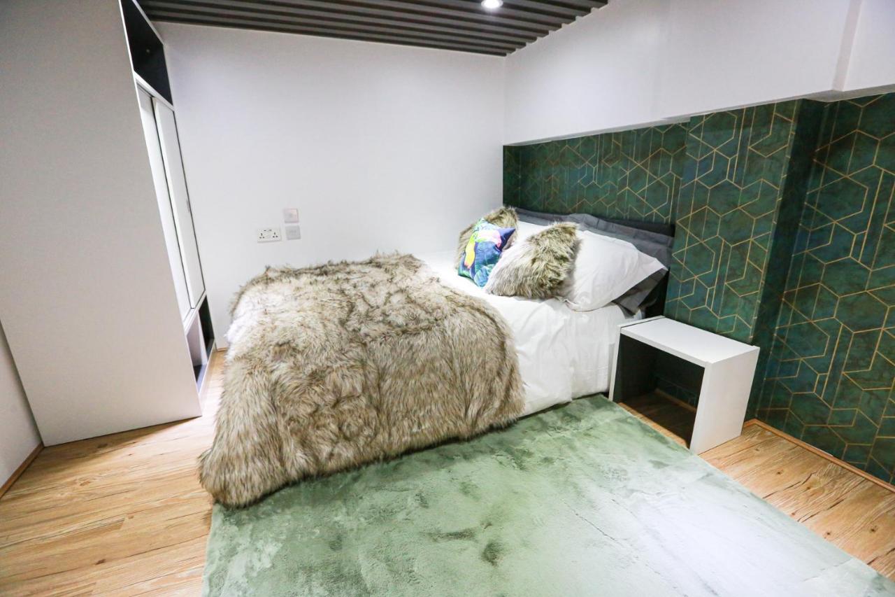 A104 Bright Modern Loft Apartment