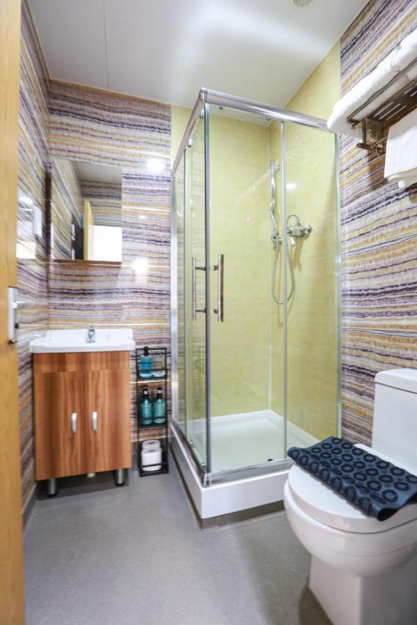 Apartment A104 Bright Modern Loft *