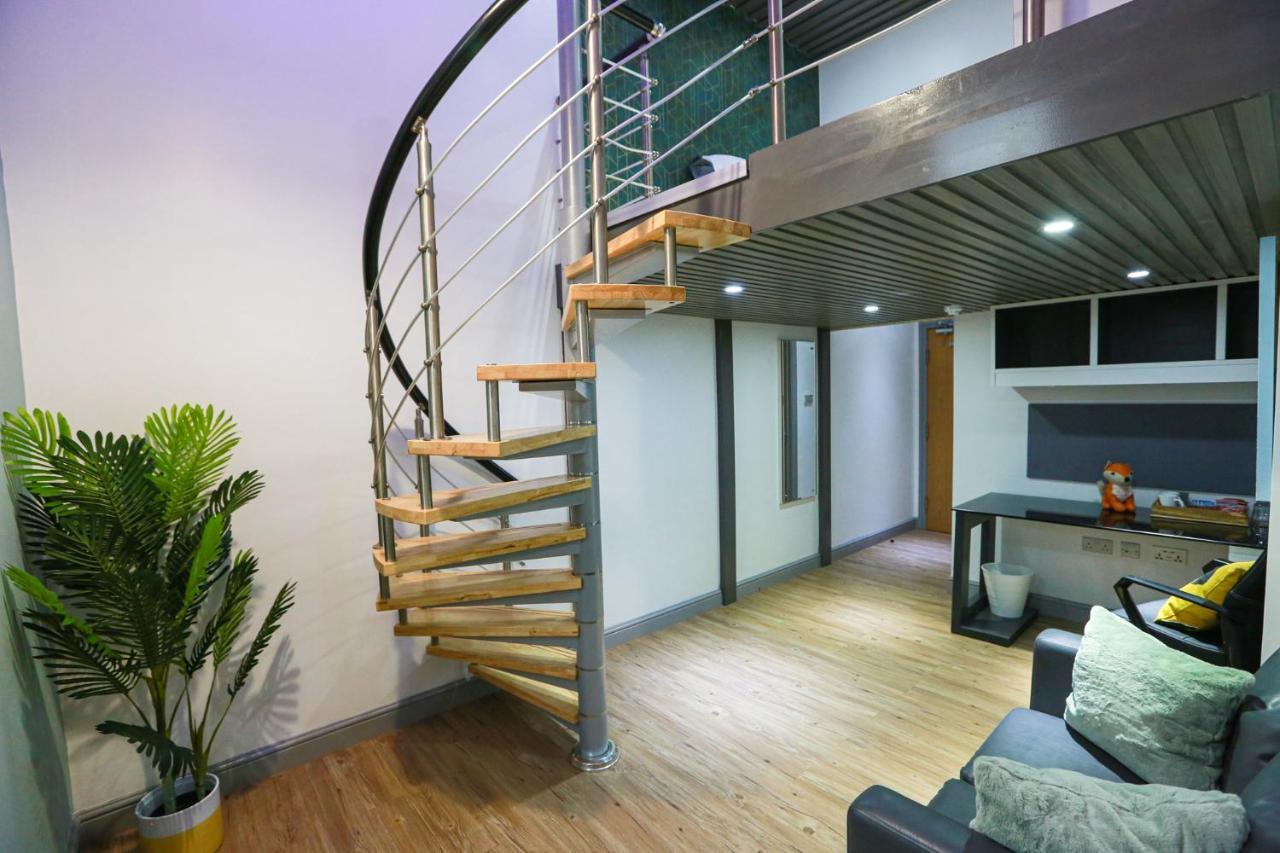 B103 Urban Oasis Loft Apartment