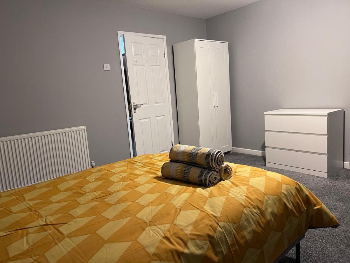 Guest house Modern Close To Warwick