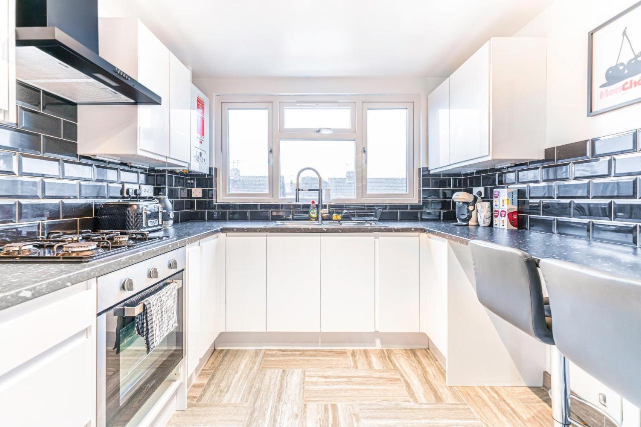 Luxury Hideaway, Centre,parking,netflix Sleeps 3 *