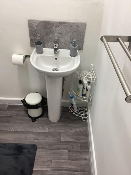 Apartment Station Deluxe *