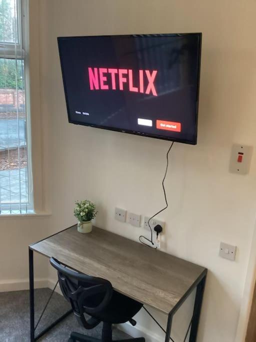 Station Deluxe Apartment