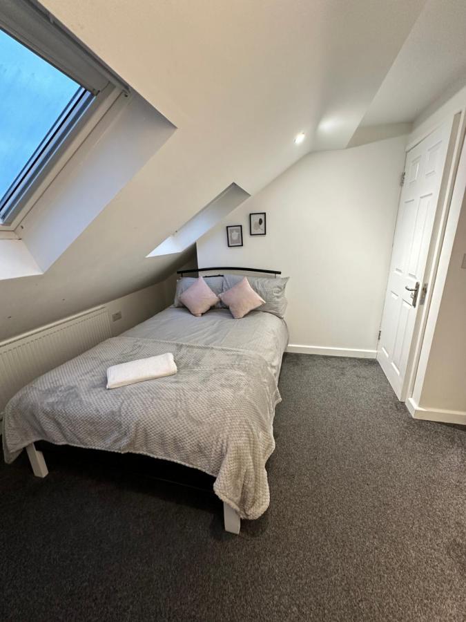 Lovely Town House 5 * Coventry