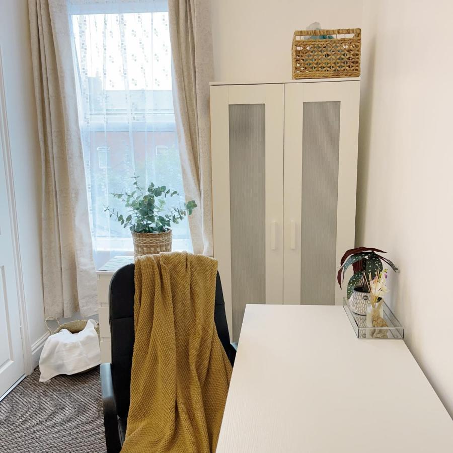 Monk's Private En-suite Cv1 Guest house