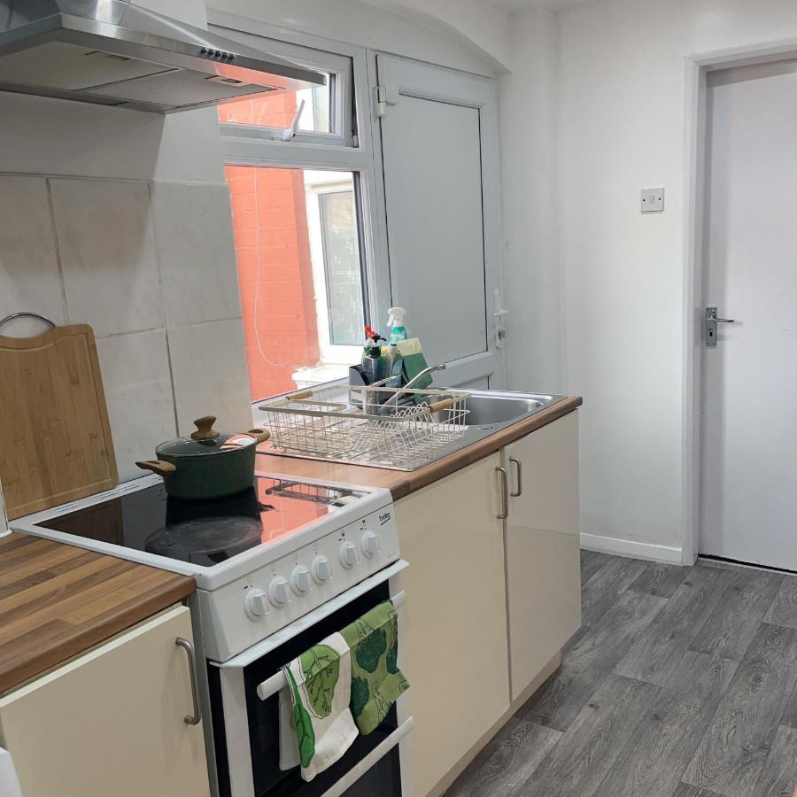 Monk's Private En-suite Cv1 Guest house