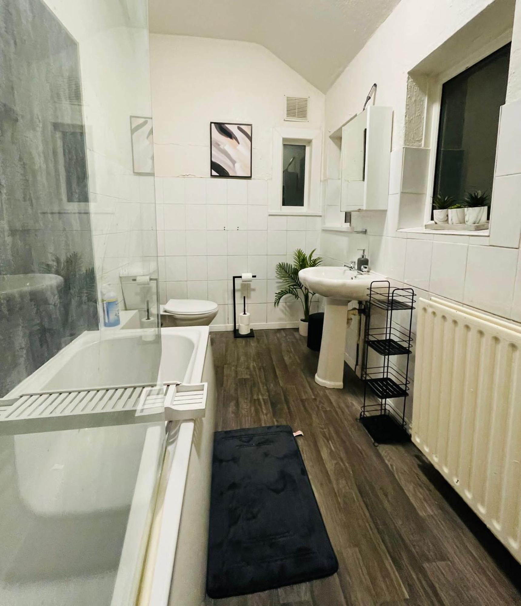 Cosy 3 Bed City Centre Holiday home Coventry