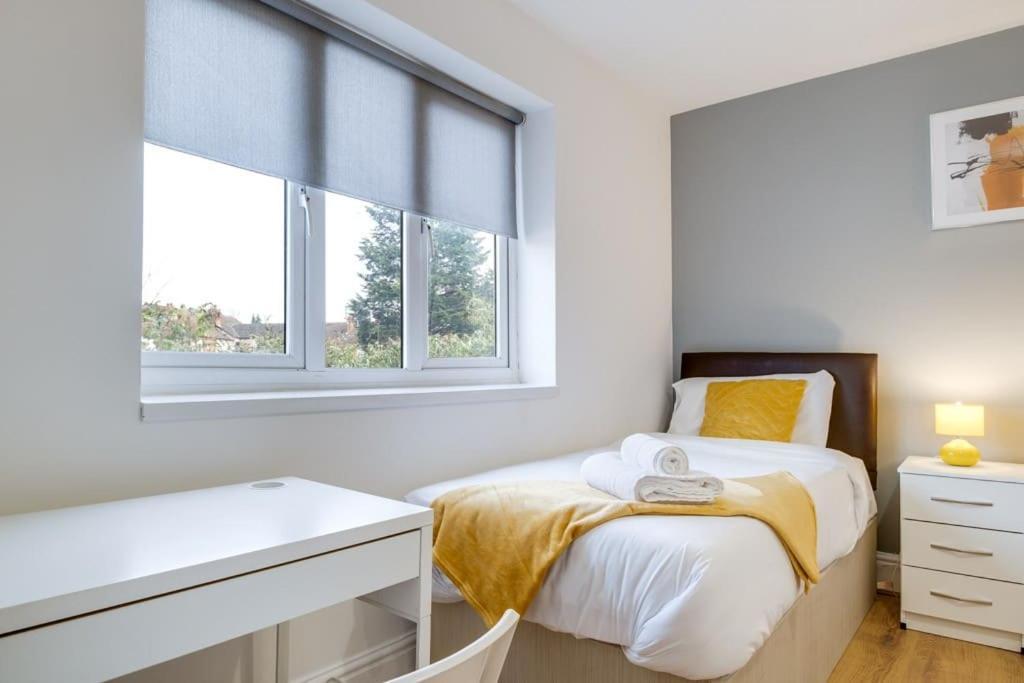 Cosy 3 Bedrooms House With A Driveway Close To Town Centre And University Coventry