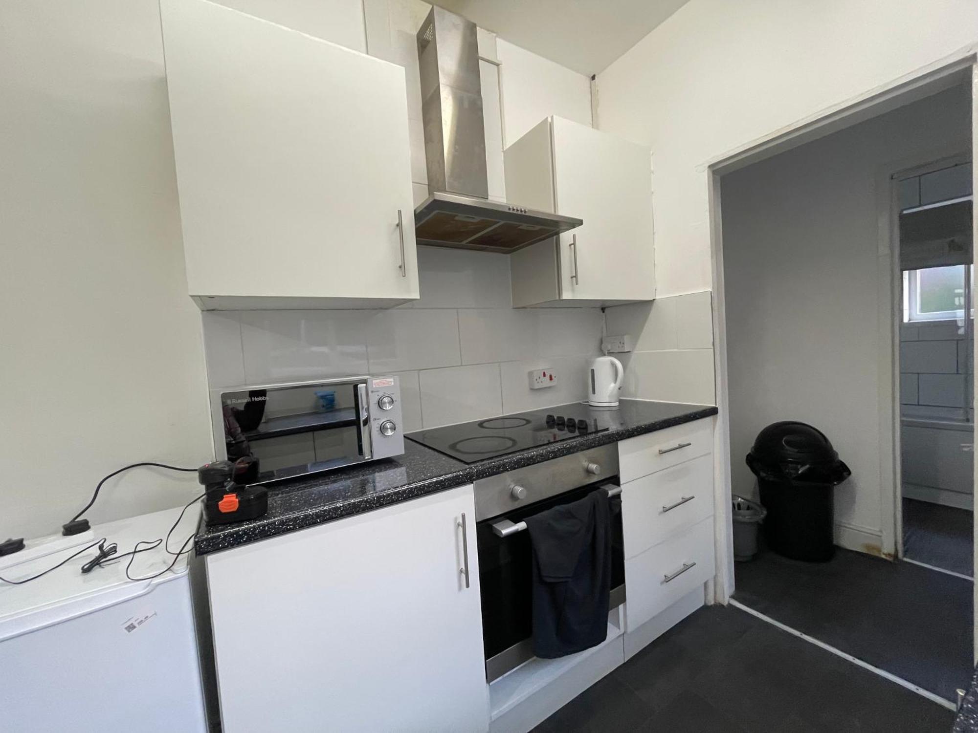 Private Double Near Centre, With Free Parking/wifi * Coventry