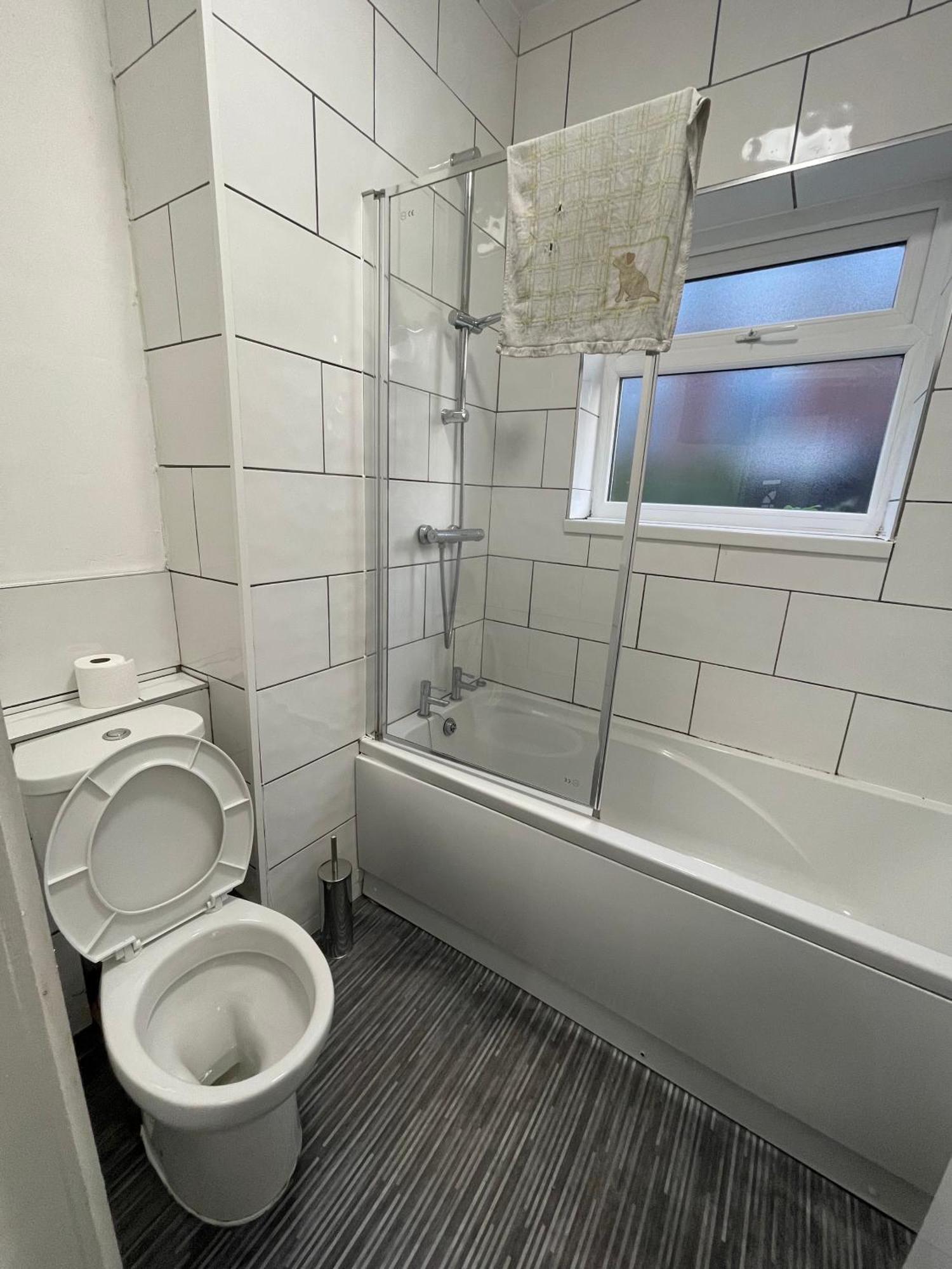 Guest house Private Double Near Centre, With Free Parking/wifi