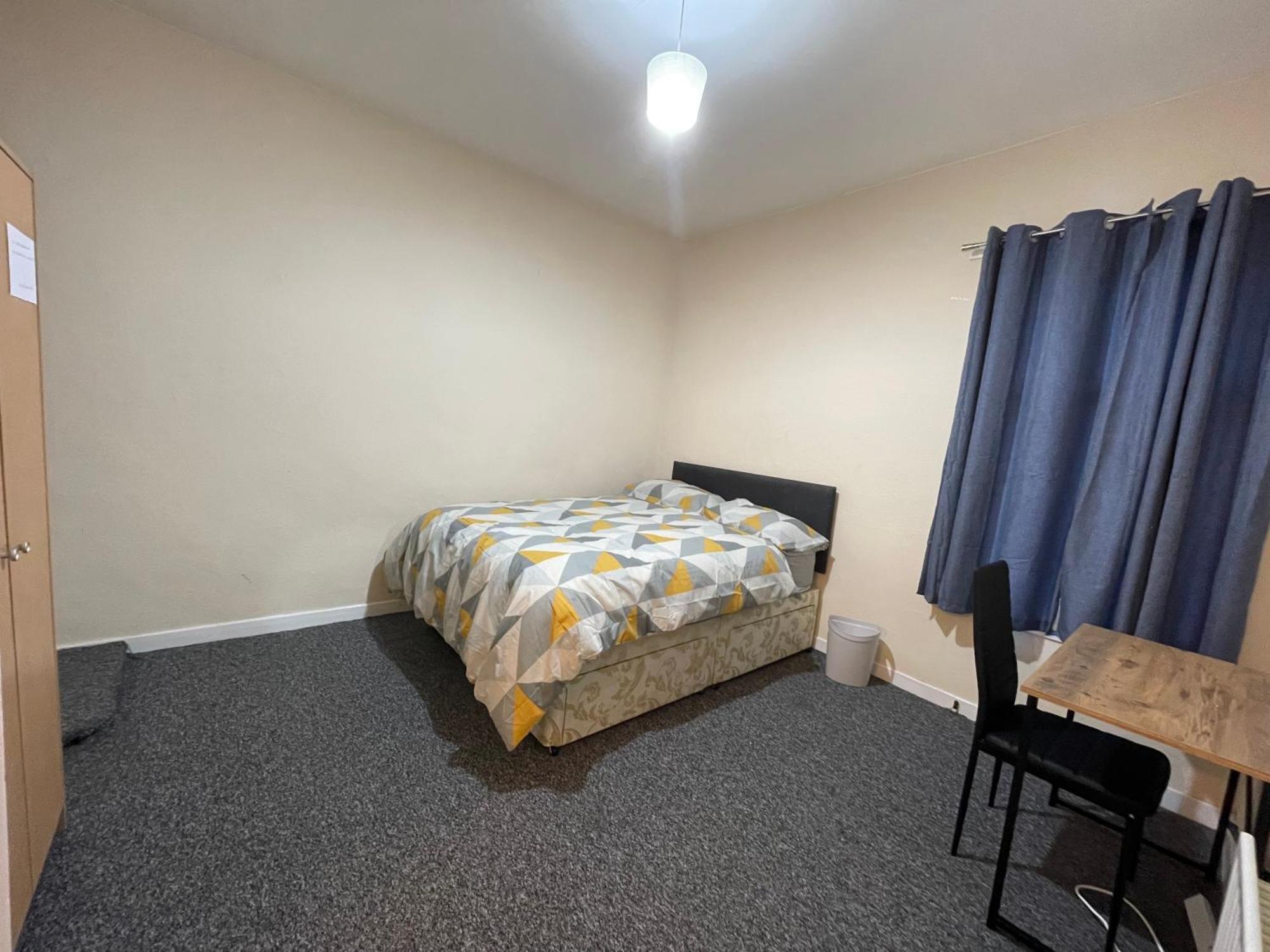 Guest house Private Double Near Centre, With Free Parking/wifi