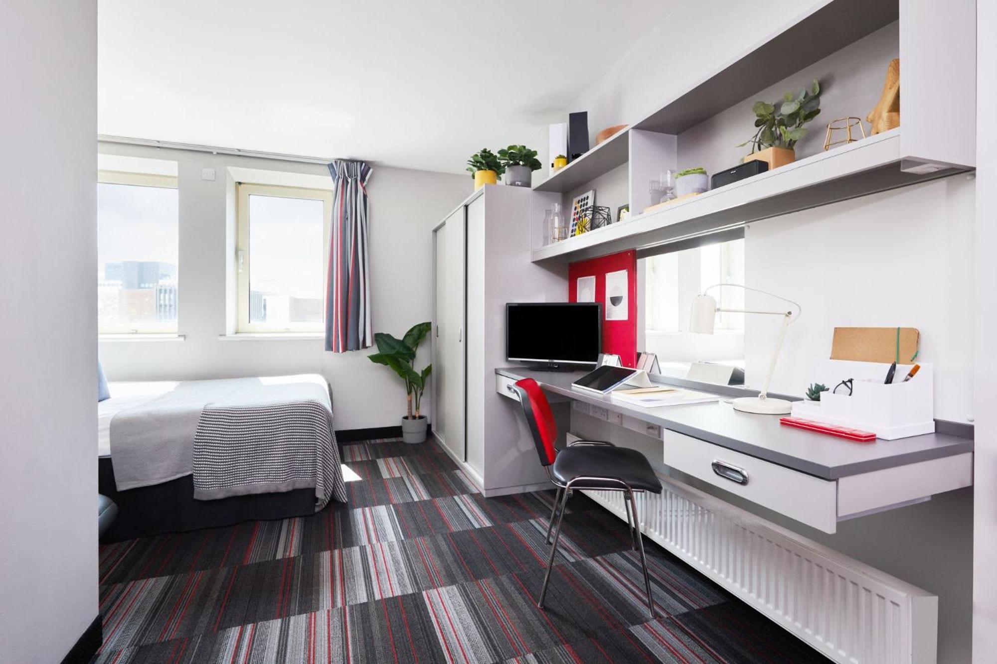 Modern And Comfy At Corporation Village In Apartment Coventry