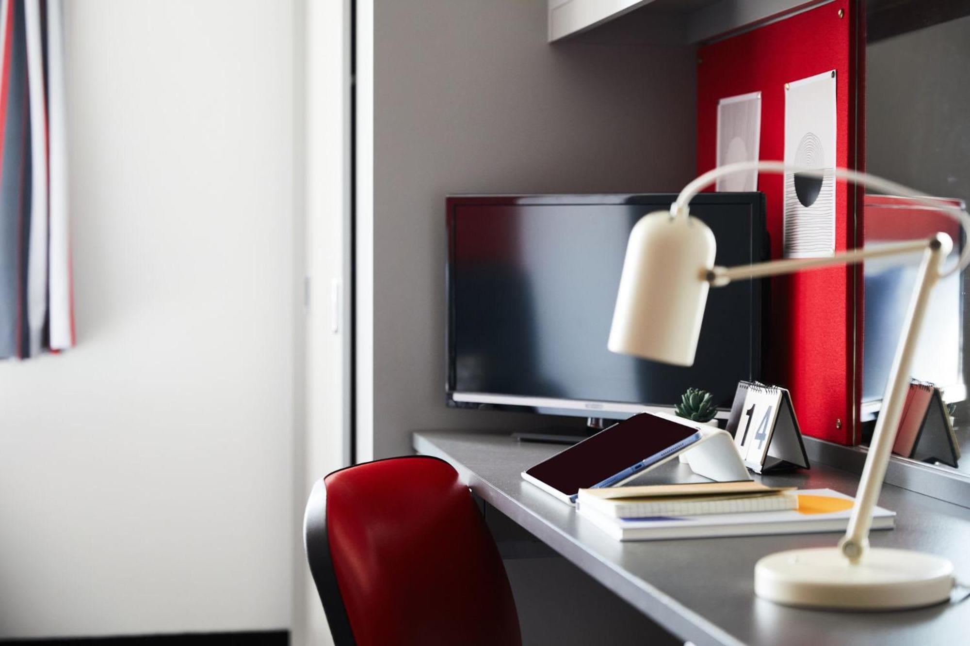 Modern And Comfy At Corporation Village In
