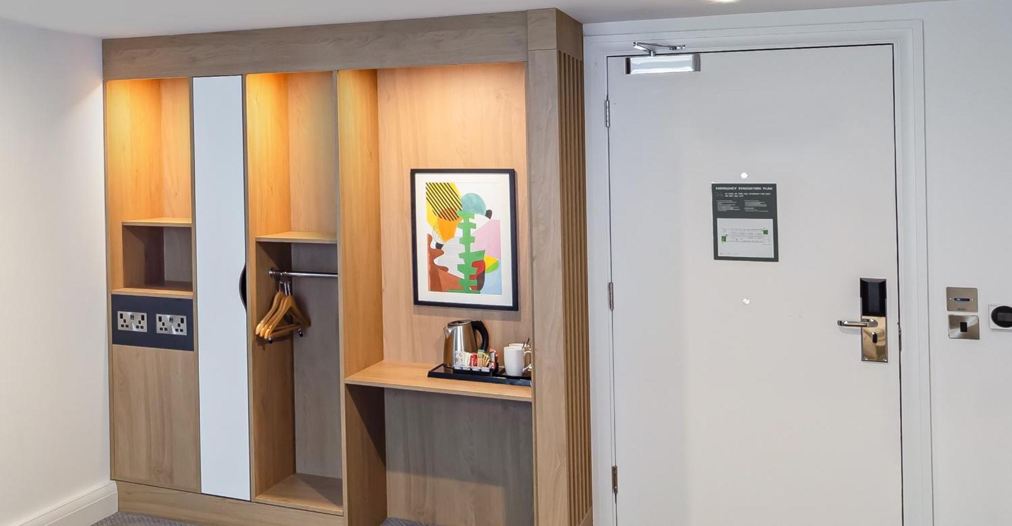 Hotel M6, J2 By Ihg