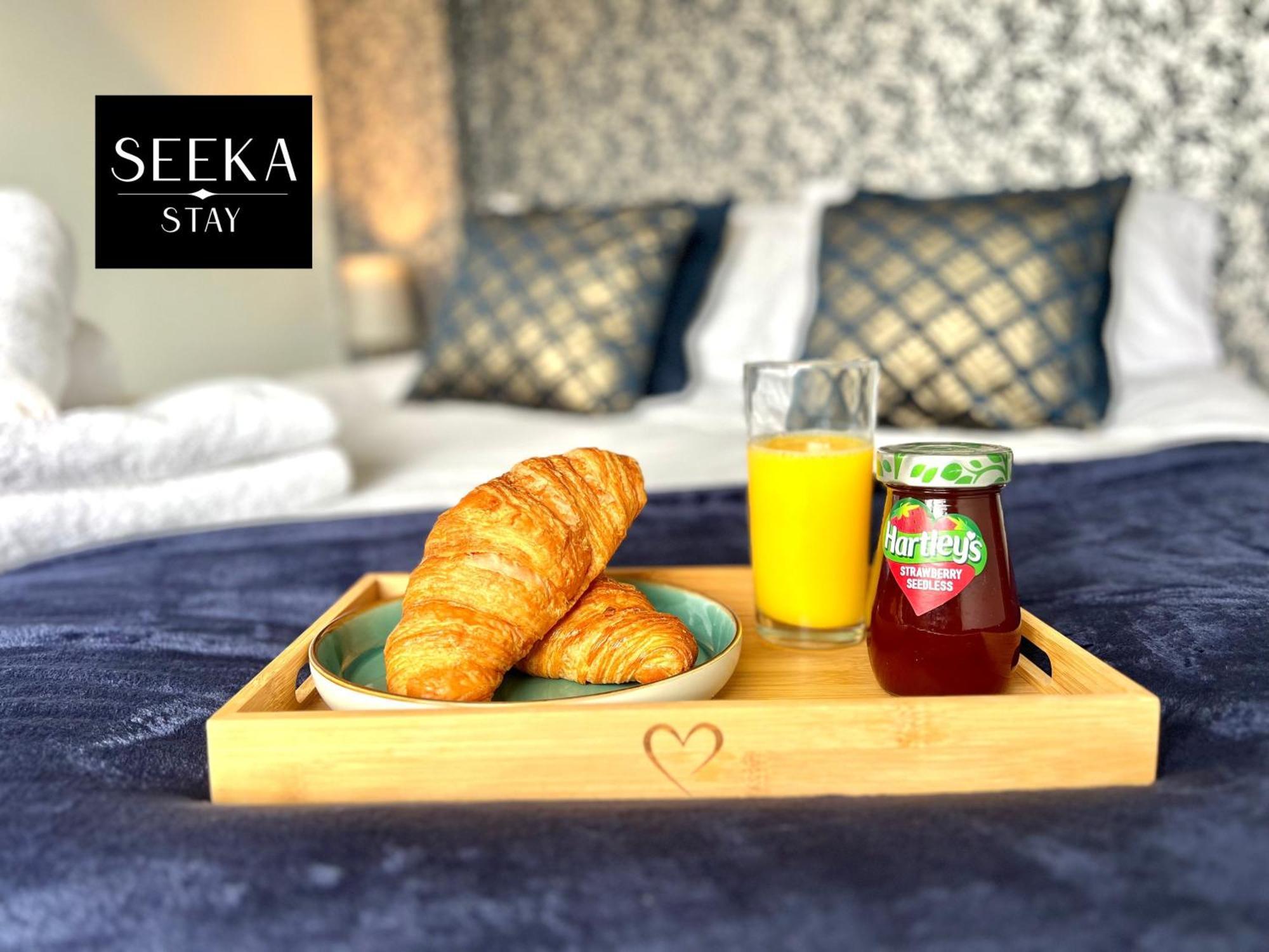 Cosy 2-bedroom House, Walking Distance Cbs, Ideal For Contractors-business Casa de férias