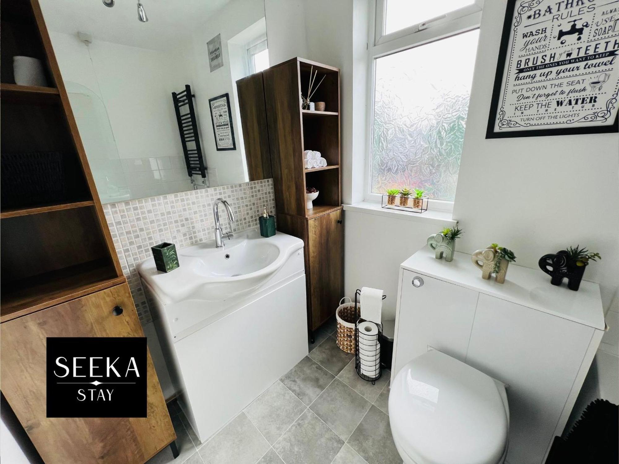 Cosy 2-bedroom House, Walking Distance Cbs, Ideal For Contractors-business Coventry
