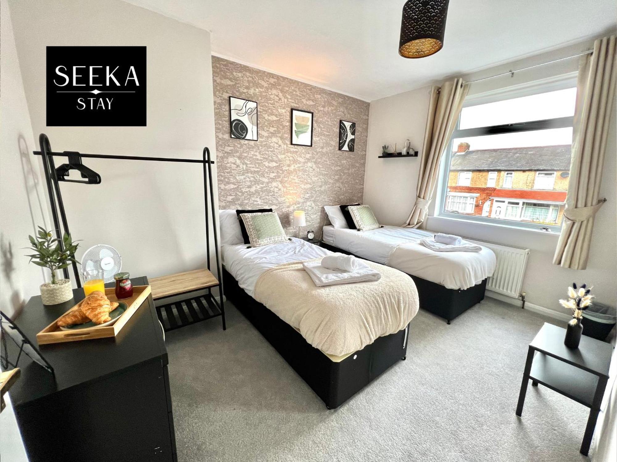 Cosy 2-bedroom House, Walking Distance Cbs, Ideal For Contractors-business Casa de férias *