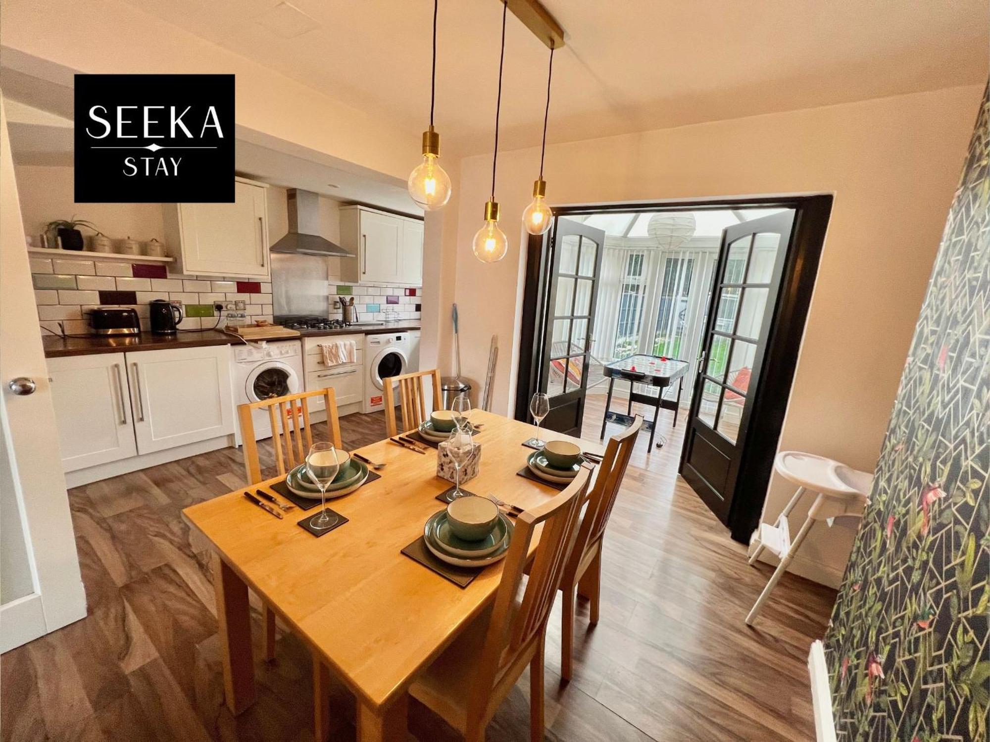 Cosy 2-bedroom House, Walking Distance Cbs, Ideal For Contractors-business *