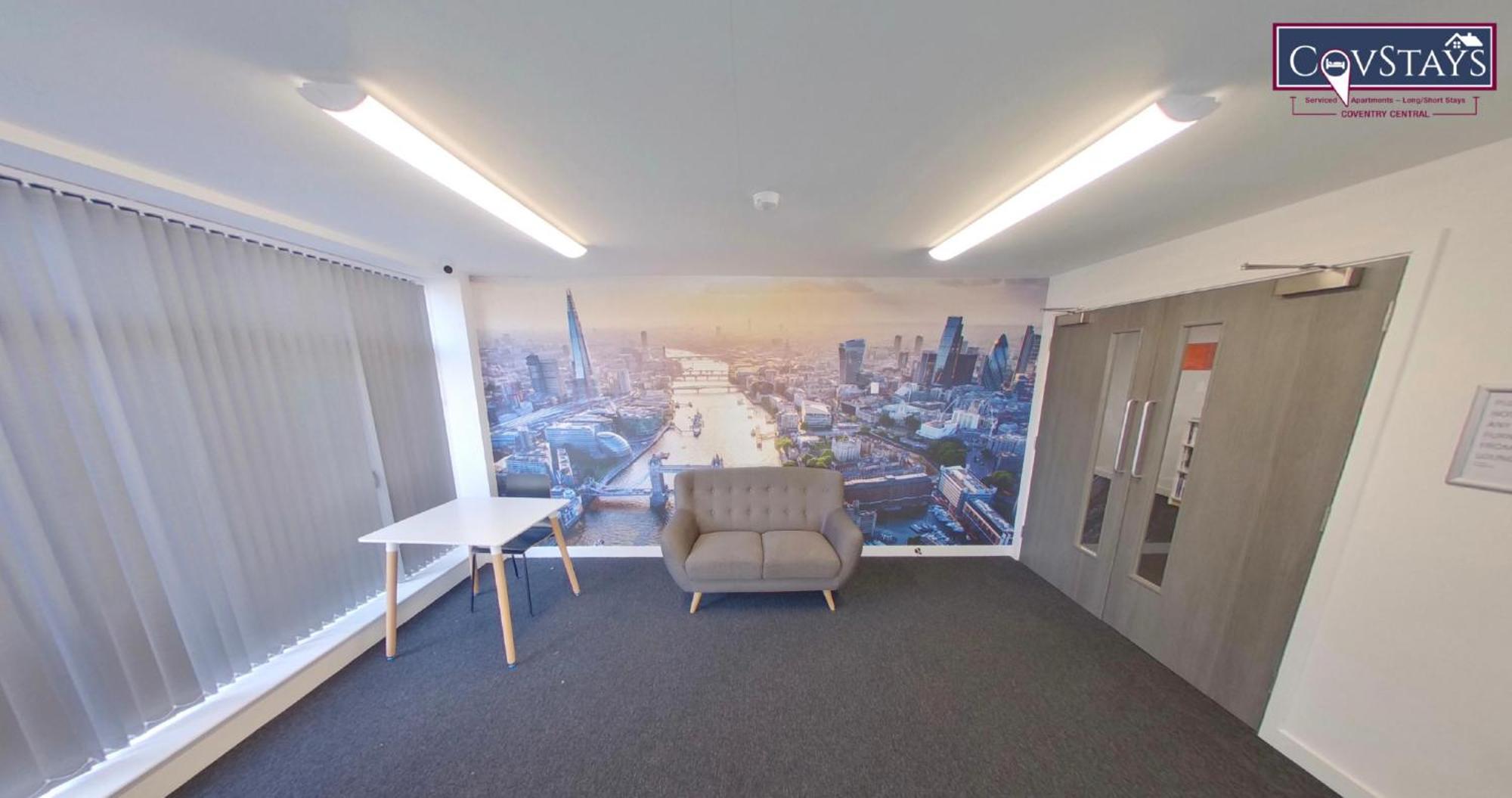 Signature House - Contemporary In Centre, Free Parking, By Covstays Apartment