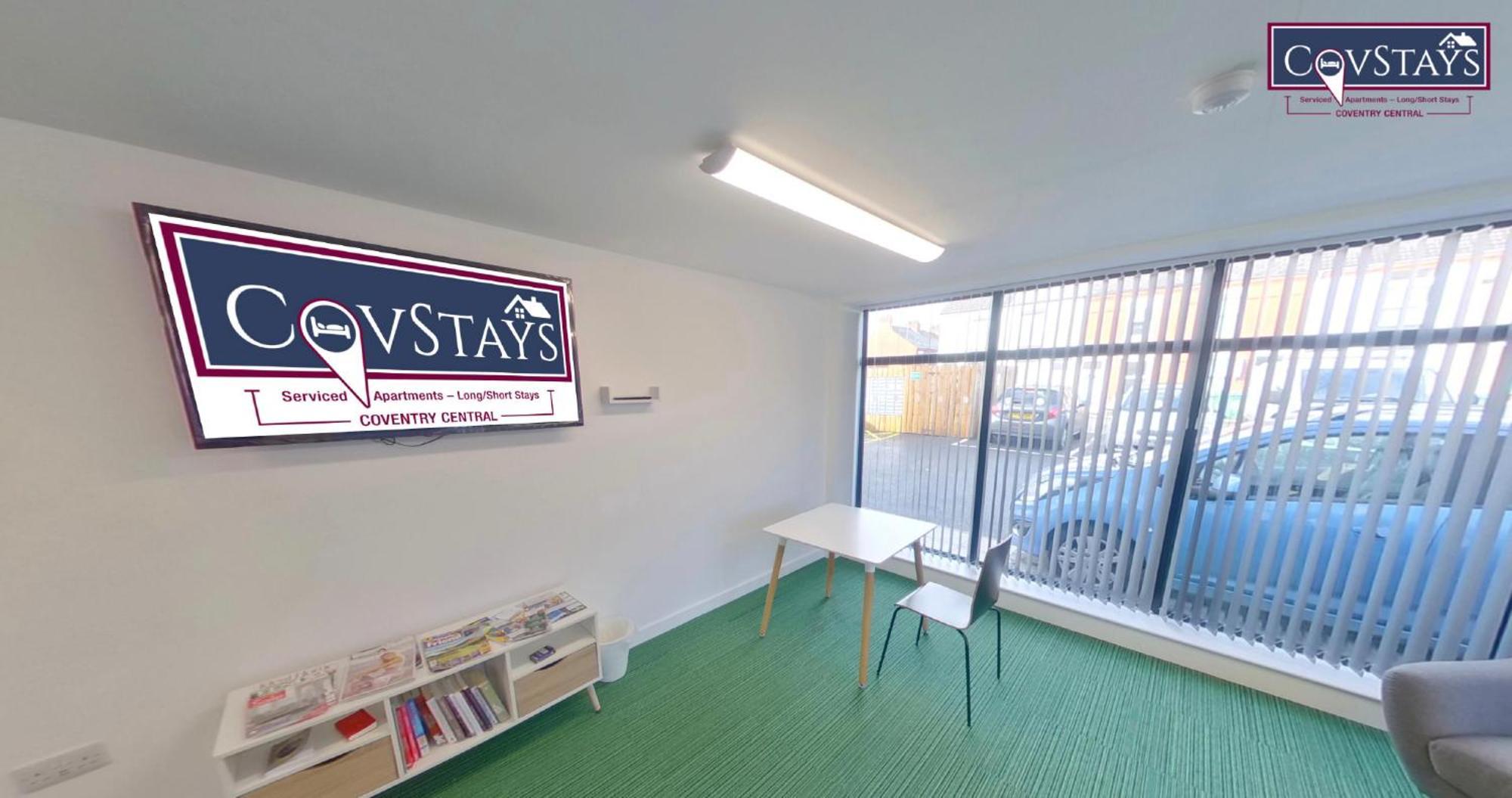 Signature House - Contemporary In Centre, Free Parking, By Covstays Apartment *
