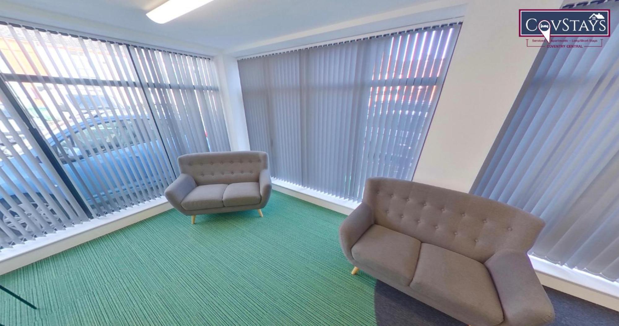 Signature House - Contemporary In Centre, Free Parking, By Covstays Apartment