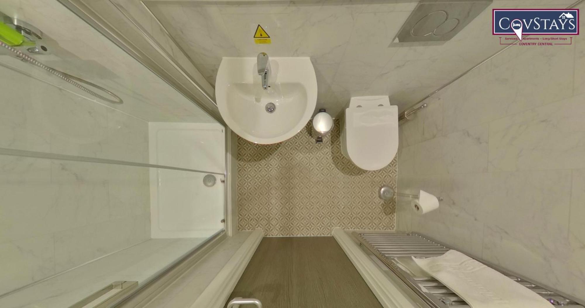 Apartment Signature House - Contemporary In Centre, Free Parking, By Covstays *