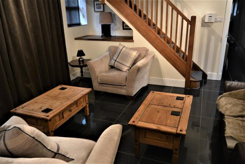 Hillfields Farm Barn - A Rural Equestrian Escape Apartment *