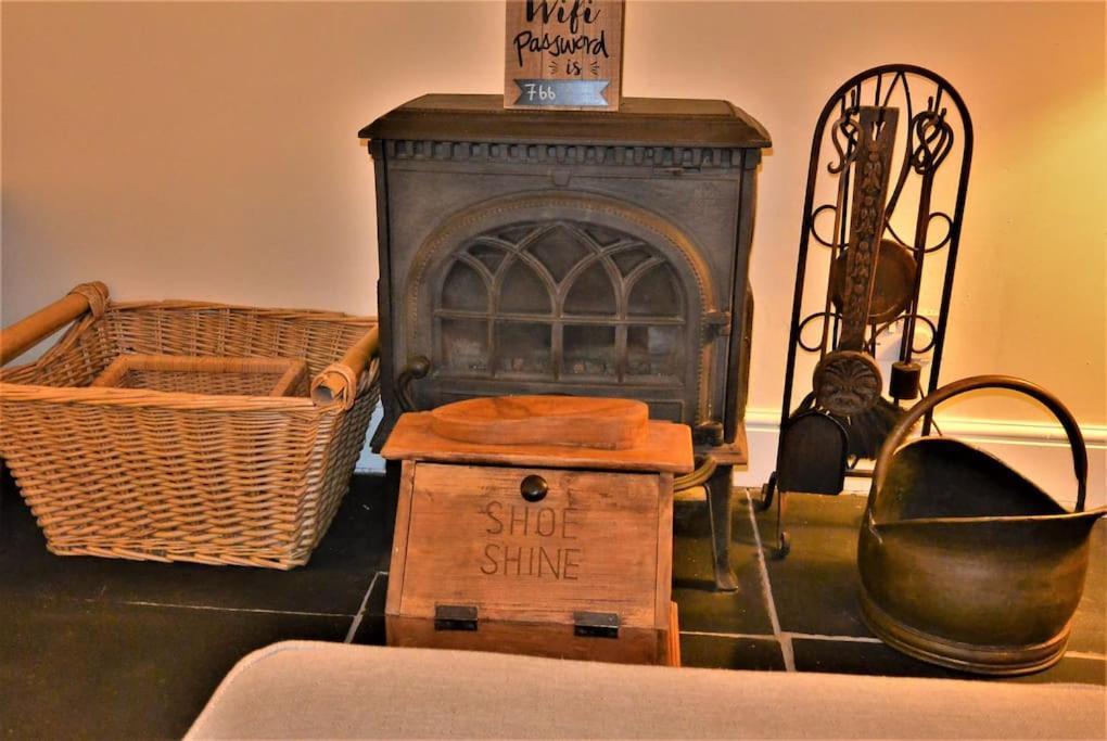 Hillfields Farm Barn - A Rural Equestrian Escape * Coventry