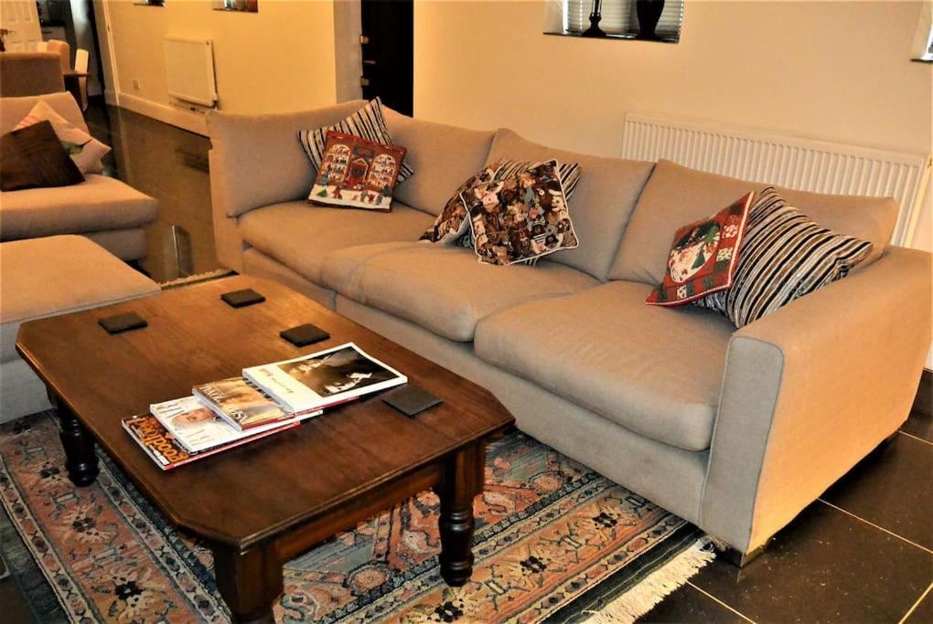 Hillfields Farm Barn - A Rural Equestrian Escape Coventry