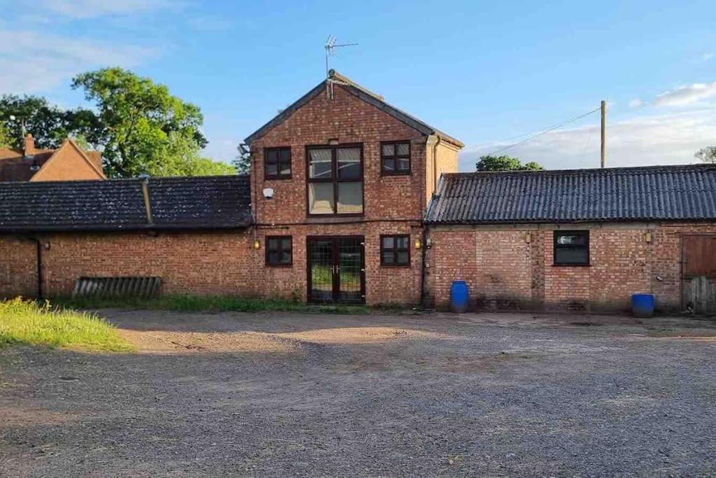 Hillfields Farm Barn - A Rural Equestrian Escape Apartment