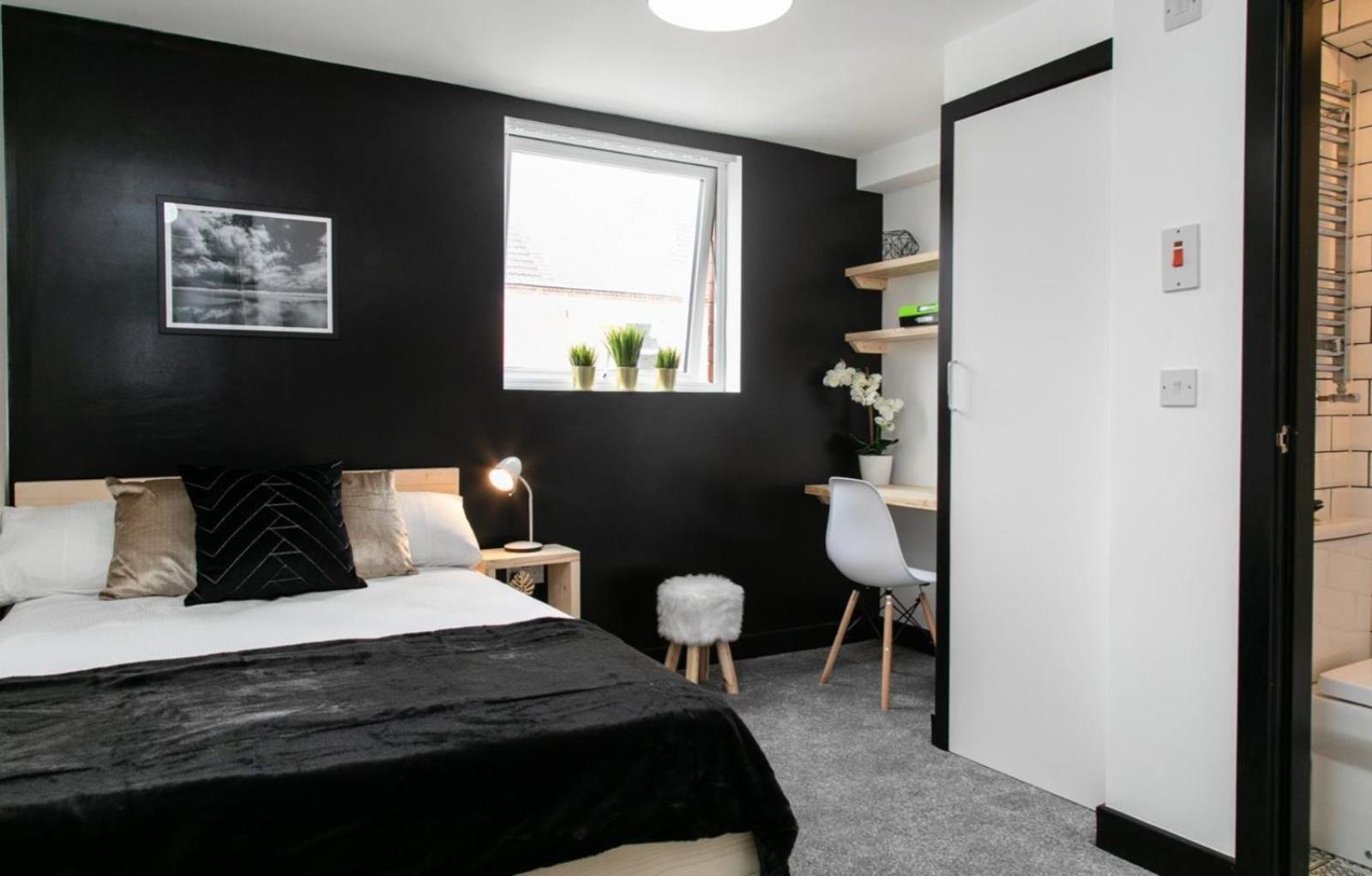 Guest house In A Shared House Dean Street Cv2 4fb *