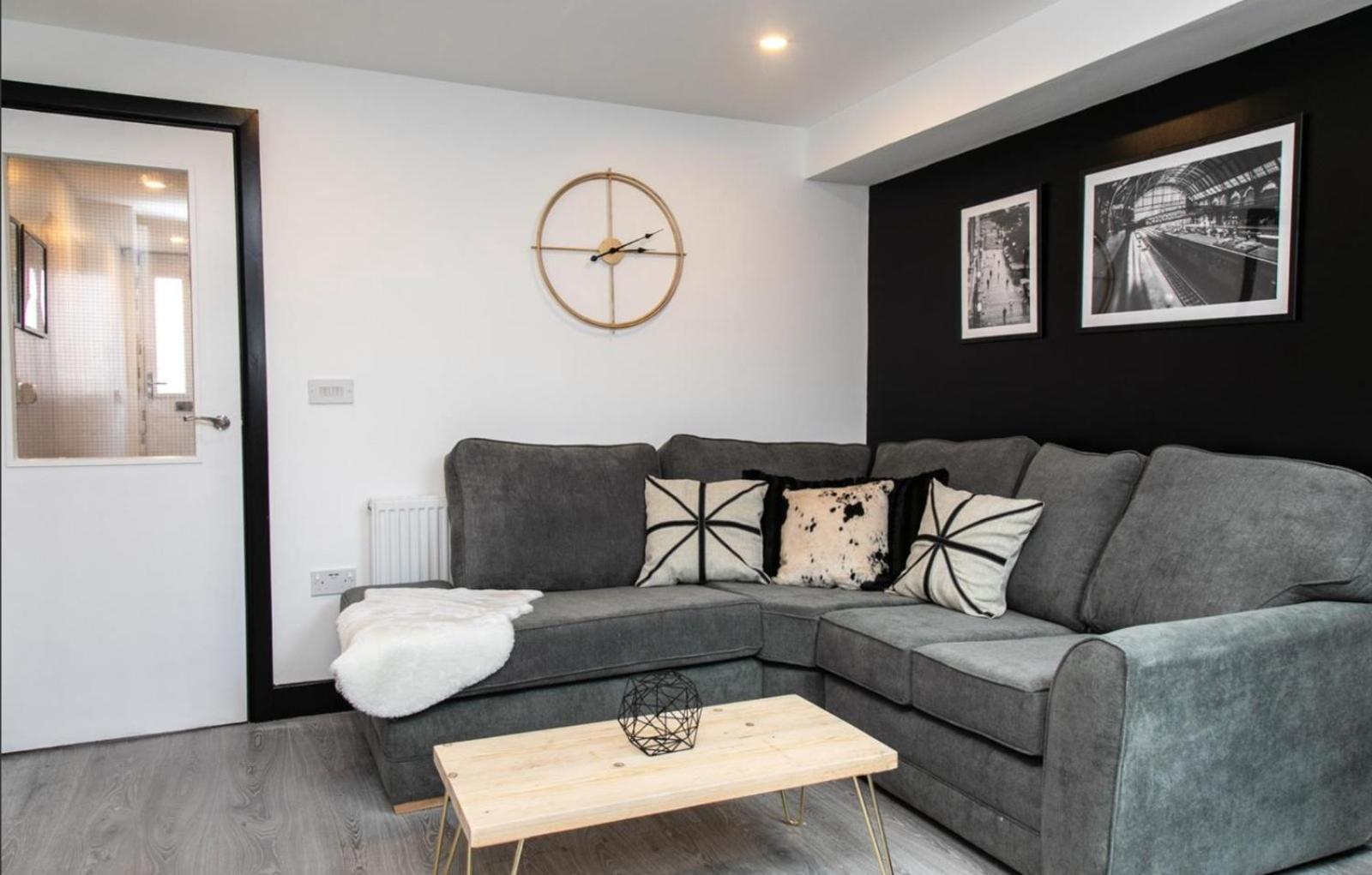 In A Shared House Dean Street Cv2 4fb Guest house *