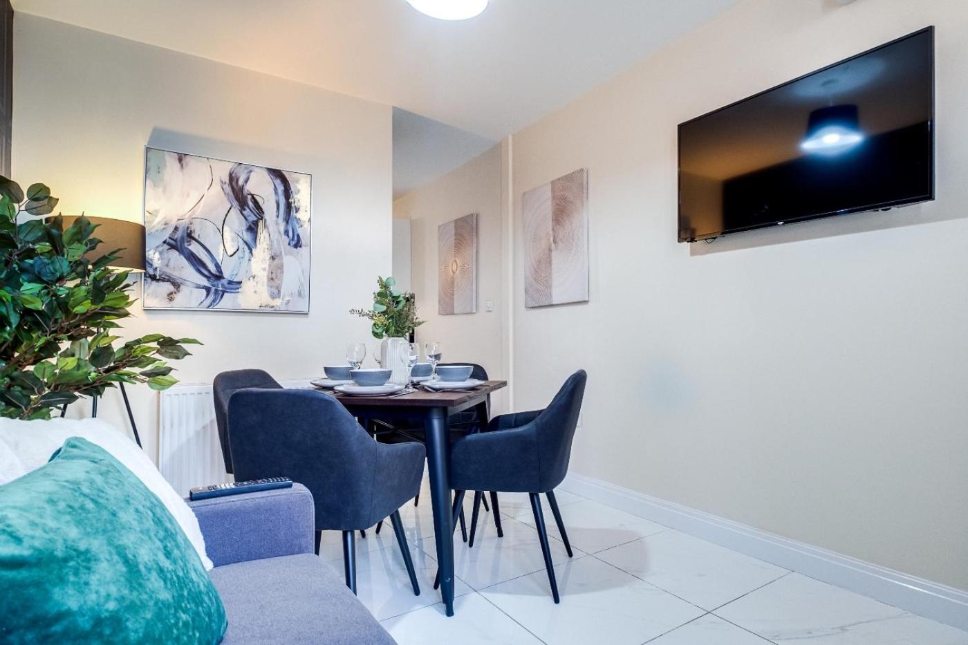 Gem: Walk To Attractions Sleeps 9 *