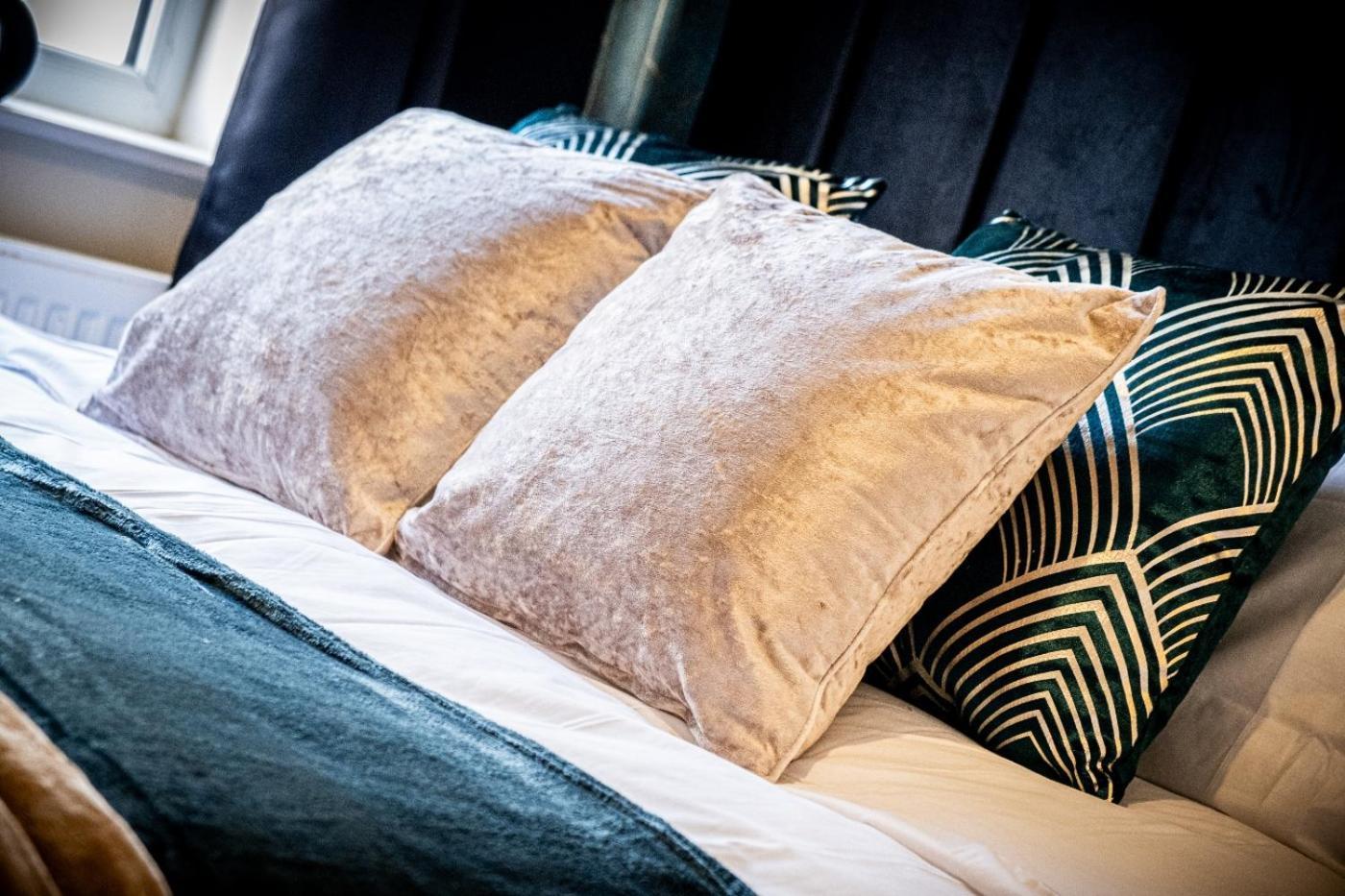 Holiday home Gem: Walk To Attractions Sleeps 9 Coventry