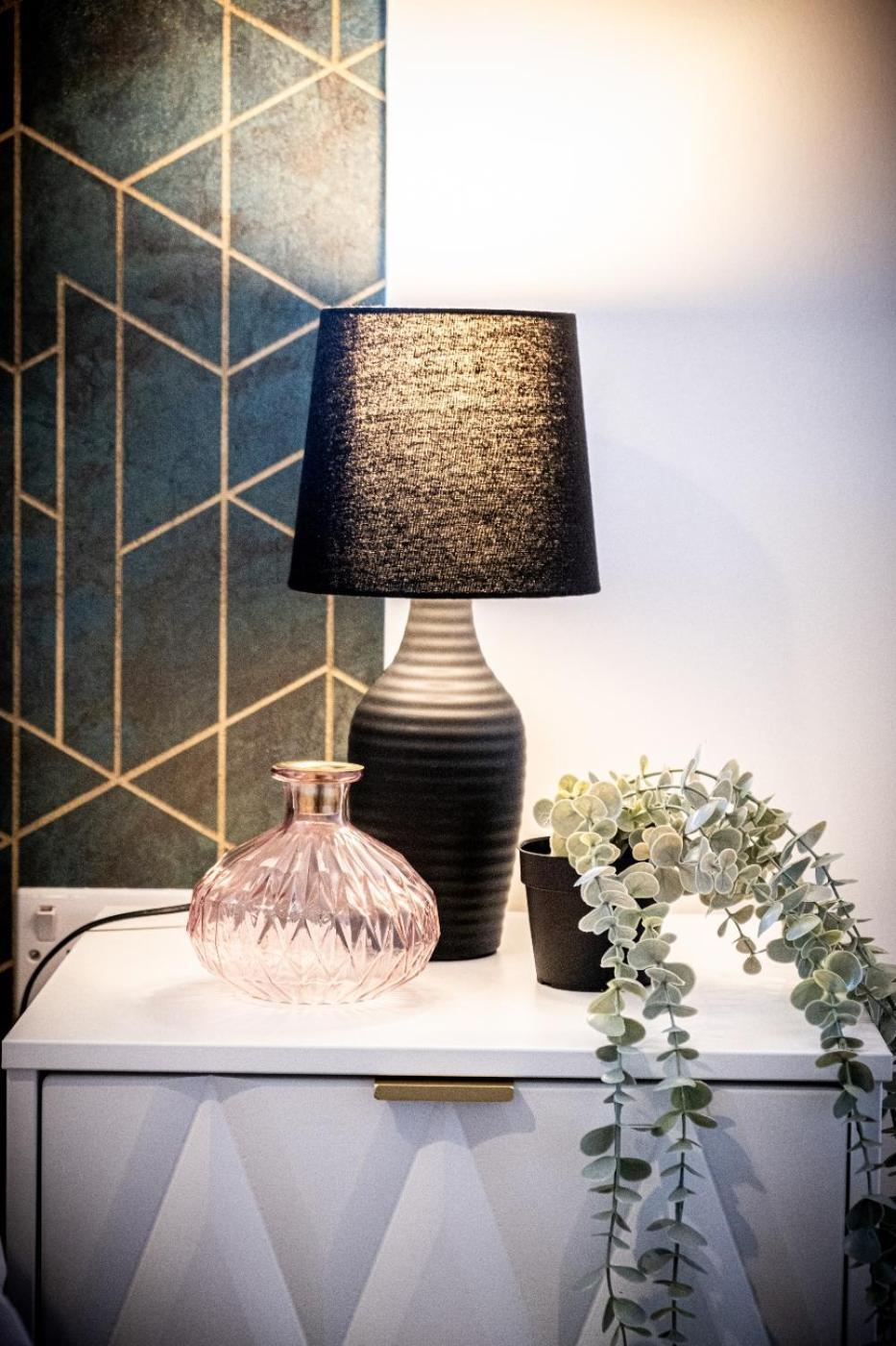 Holiday home Gem: Walk To Attractions Sleeps 9