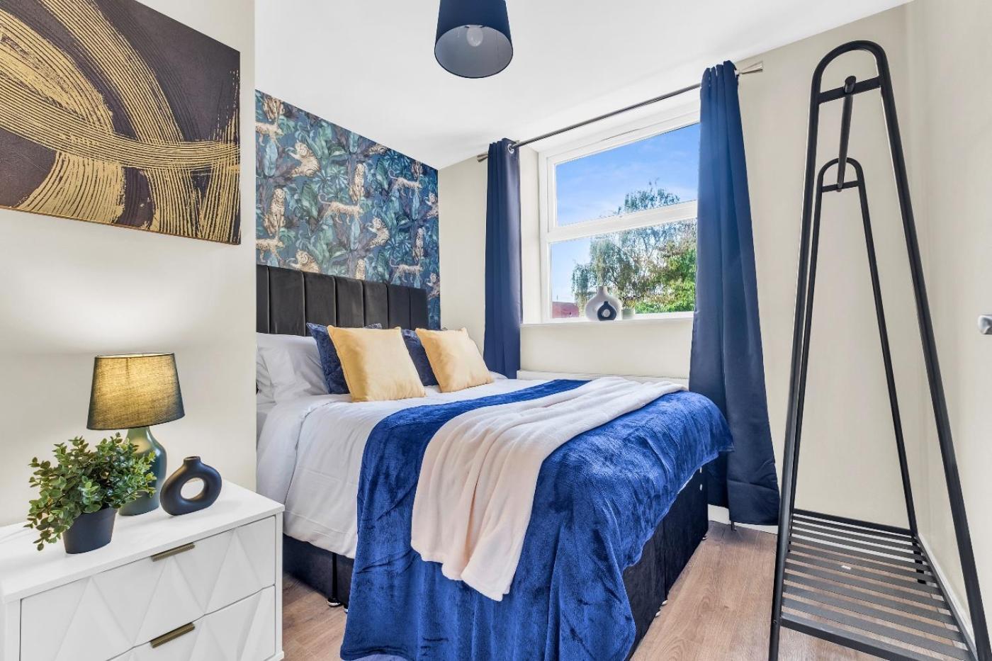 Gem: Walk To Attractions Sleeps 9