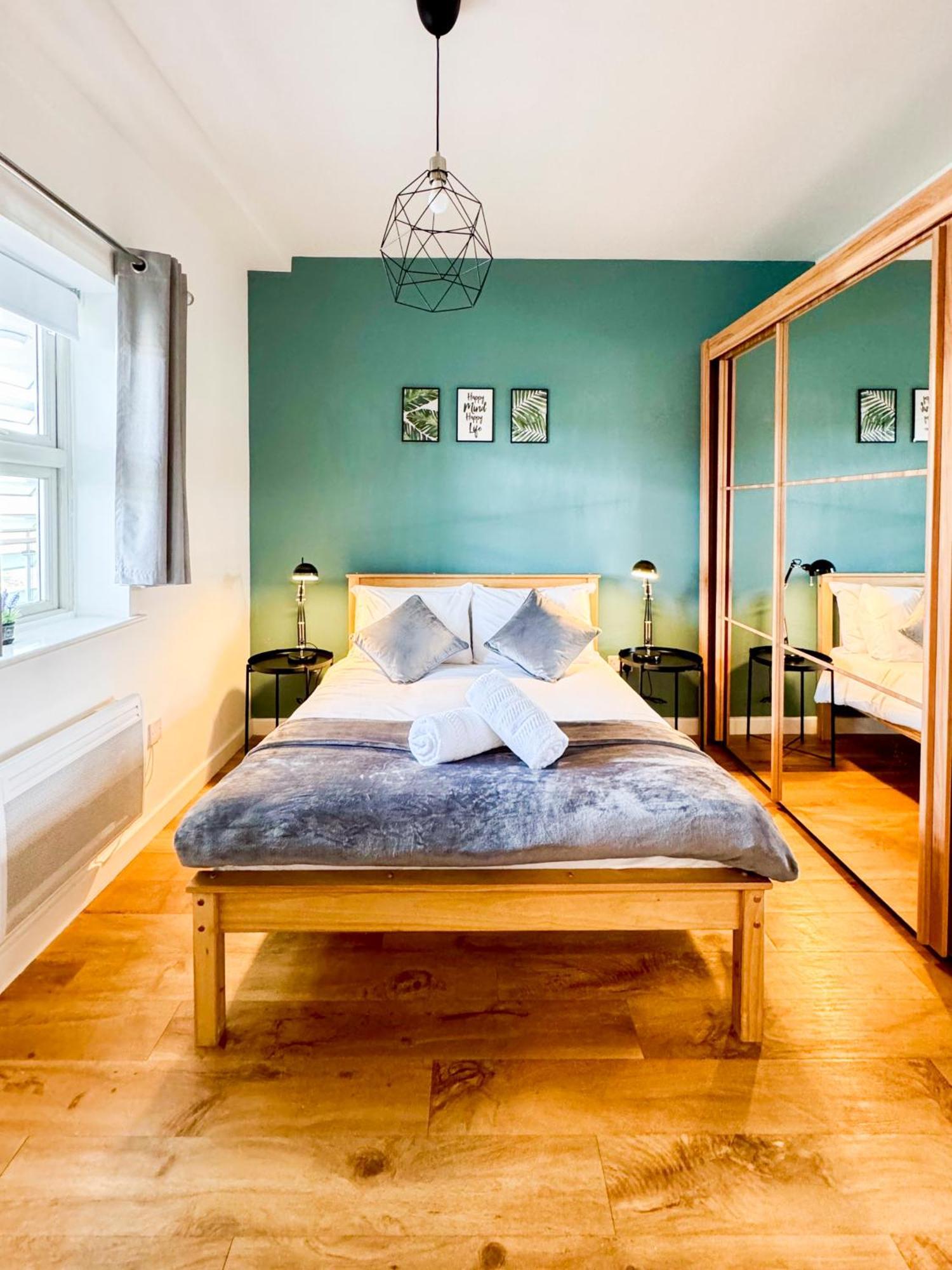 Quantum Modern 2 Bedroom With Free Parking Apartamento *